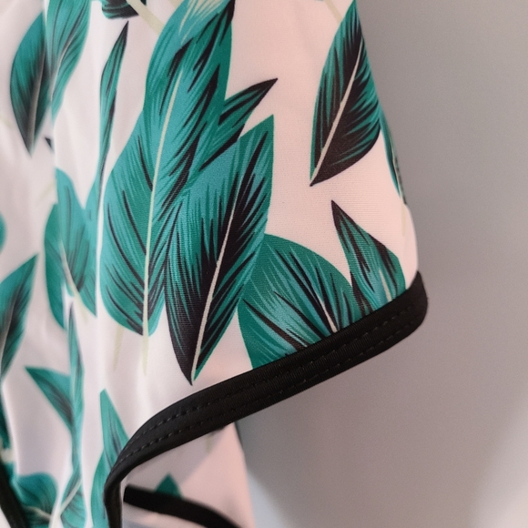 Womens Green swimsuit - Picture 11 of 11